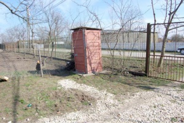 Suspecţi de furt de uşi metalice şi porţi, reţinuţi de poliţiştii din Lumina